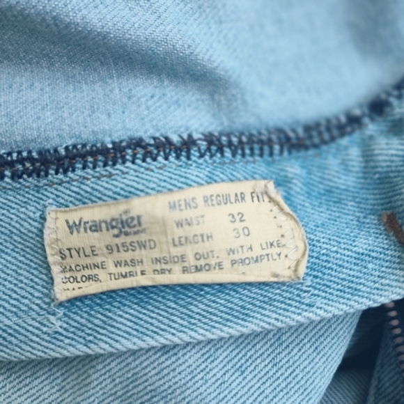Vintage Light Wash Wrangler Jeans - Picture 8 of 8